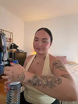 Snapshot of Orgasmille chatting on July 9, 7:56 am Orgasmille online show from July 9, 7:56 am