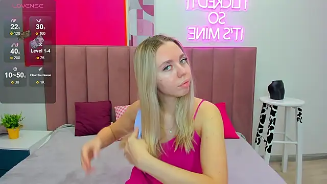 TessaAdorable online show from November 23, 1:27 am