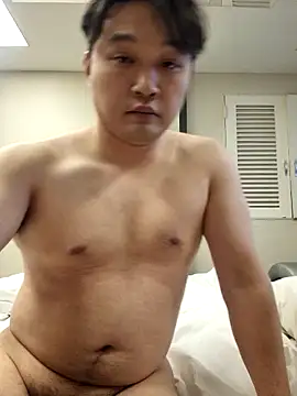 offwhite777 online show from November 27, 2:30 pm