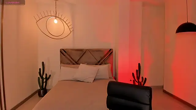 BeccaBaxter online show from April 23, 12:15 pm