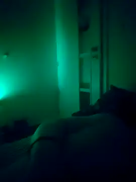 Snapshot of bouraktom6 chatting on October 18, 4:37 am bouraktom6 online show from October 18, 4:37 am