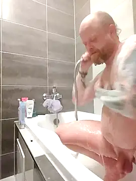 Snapshot of bouraktom6 chatting on March 3, 9:10 pm bouraktom6 online show from March 3, 9:10 pm