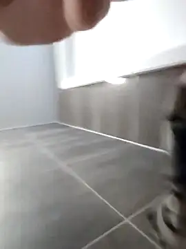 Snapshot of bouraktom6 chatting on March 8, 7:39 pm bouraktom6 online show from March 8, 7:39 pm