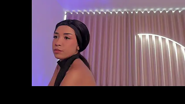 Snapshot of leahaltomm chatting on September 15, 7:47 pm leahaltomm online show from September 15, 7:47 pm