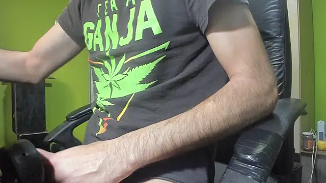 BigCumShoot online show from April 18, 5:44 am