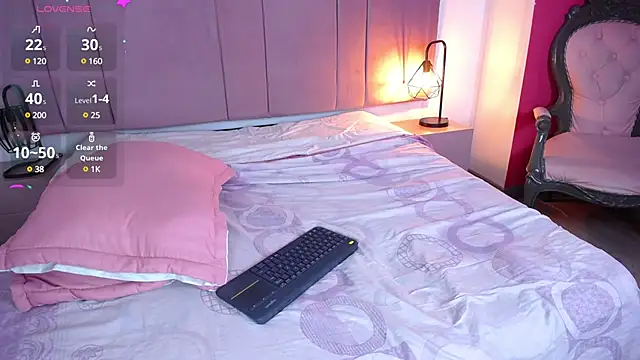 Engelth  online show from February 15, 1:16 pm