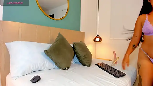 Snapshot of dalila_harris chatting on November 21, 3:16 am dalila harris online show from November 21, 3:16 am