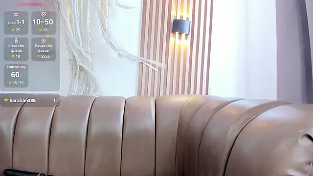 saleh issawi online show from October 21, 8:09 pm