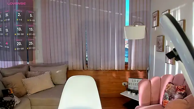 Daphne chers online show from February 14, 12:03 pm