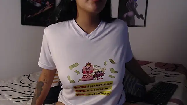 Snapshot of ariana_sweet87 chatting on March 2, 2:43 pm ariana sweet87 online show from March 2, 2:43 pm