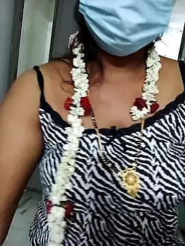 Snapshot of Tamil_Radha chatting on February 20, 5:29 pm Tamil Radha online show from February 20, 5:29 pm