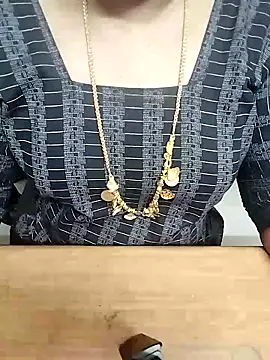 Snapshot of Tamil_Radha chatting on October 9, 11:47 pm Tamil Radha online show from October 9, 11:47 pm