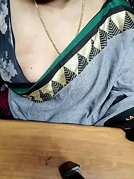 Snapshot of Tamil_Radha chatting on October 18, 5:57 pm Tamil Radha online show from October 18, 5:57 pm