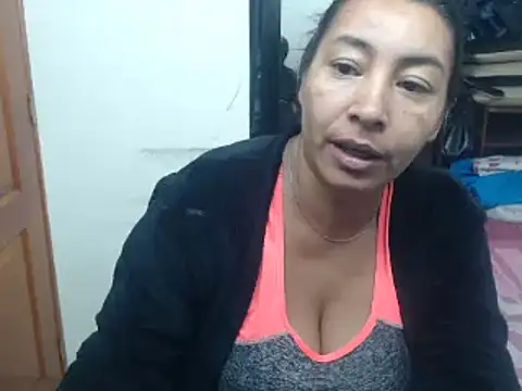 Snapshot of Siblleyx chatting on January 4, 7:13 pm Siblleyx online show from January 4, 7:13 pm