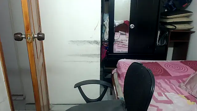 Snapshot of Siblleyx chatting on January 28, 7:53 pm Siblleyx online show from January 28, 7:53 pm