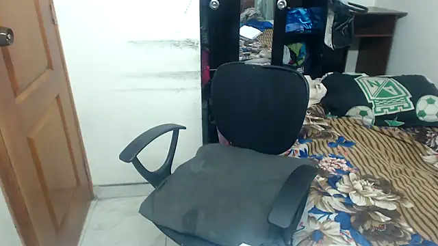 Snapshot of Siblleyx chatting on February 12, 7:13 pm Siblleyx online show from February 12, 7:13 pm