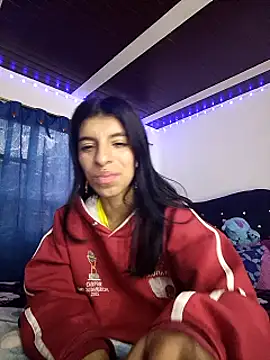 Snapshot of Ariell_Kieran chatting on February 16, 10:10 pm Ariell Kieran online show from February 16, 10:10 pm