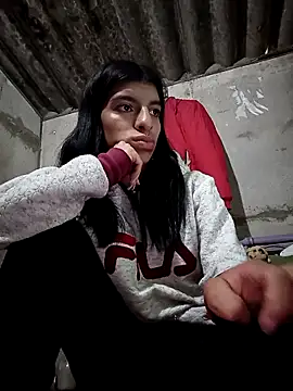 Snapshot of Ariell_Kieran chatting on February 19, 9:03 pm Ariell Kieran online show from February 19, 9:03 pm