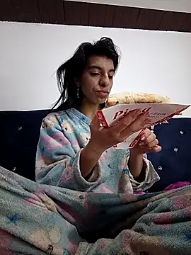 Snapshot of Ariell_Kieran chatting on March 15, 12:36 am Ariell Kieran online show from March 15, 12:36 am