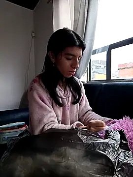 Snapshot of Ariell_Kieran chatting on March 21, 7:46 pm Ariell Kieran online show from March 21, 7:46 pm