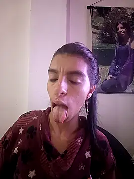 Snapshot of Ariell_Kieran chatting on September 30, 4:23 pm Ariell Kieran online show from September 30, 4:23 pm