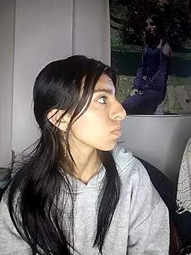 Snapshot of Ariell_Kieran chatting on October 10, 4:11 am Ariell Kieran online show from October 10, 4:11 am