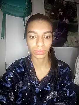 Snapshot of Ariell_Kieran chatting on October 12, 6:12 am Ariell Kieran online show from October 12, 6:12 am