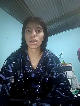 Snapshot of Ariell_Kieran chatting on May 5, 3:03 am Ariell Kieran online show from May 5, 3:03 am