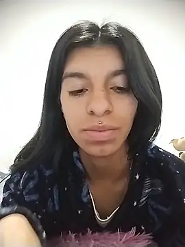 Snapshot of Ariell_Kieran chatting on July 2, 3:23 am Ariell Kieran online show from July 2, 3:23 am
