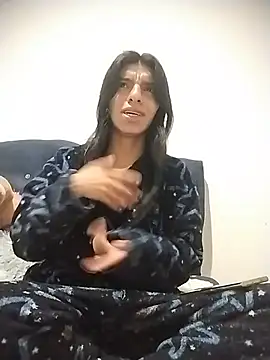 Snapshot of Ariell_Kieran chatting on July 5, 4:41 am Ariell Kieran online show from July 5, 4:41 am