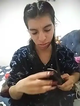 Snapshot of Ariell_Kieran chatting on July 14, 5:23 am Ariell Kieran online show from July 14, 5:23 am
