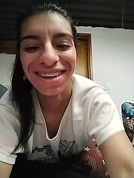 Snapshot of Ariell_Kieran chatting on July 23, 5:55 pm Ariell Kieran online show from July 23, 5:55 pm