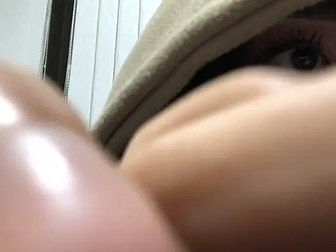 Snapshot of Enyel_valmina chatting on March 13, 1:43 am Enyel valmina online show from March 13, 1:43 am