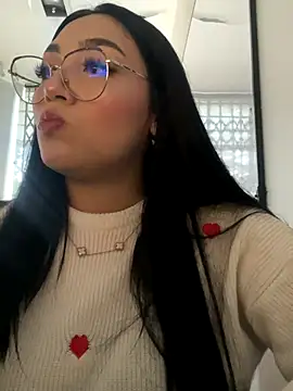 Snapshot of Enyel_valmina chatting on September 18, 5:48 pm Enyel valmina online show from September 18, 5:48 pm
