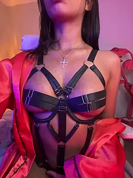 Gigi Strawberry online show from February 24, 12:52 am