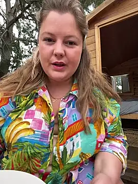 Lars-Lola online show from July 12, 10:50 am