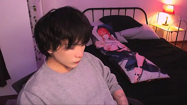 Snapshot of rennnuts chatting on October 10, 1:21 pm rennnuts online show from October 10, 1:21 pm