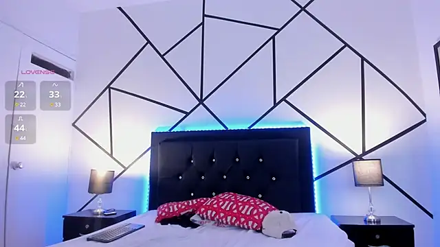 Liiam smith  online show from February 10, 6:03 pm