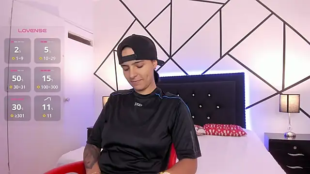 Liiam smith  online show from March 14, 1:02 pm