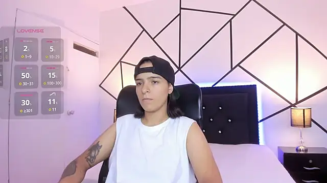 Liiam smith  online show from March 20, 12:43 pm