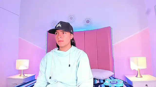 Liiam smith  online show from September 9, 2:27 pm