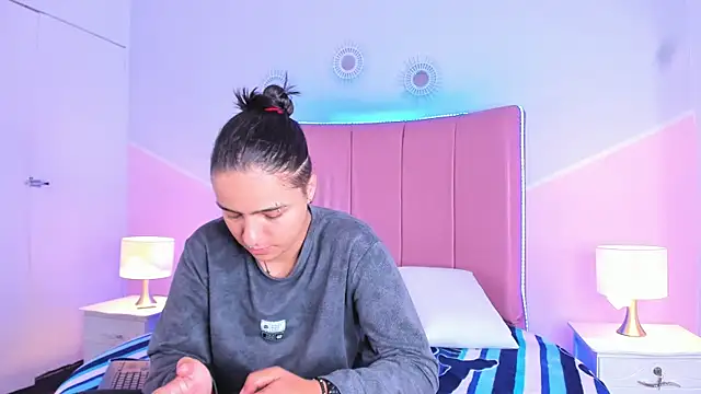 Liiam smith  online show from September 10, 1:11 pm