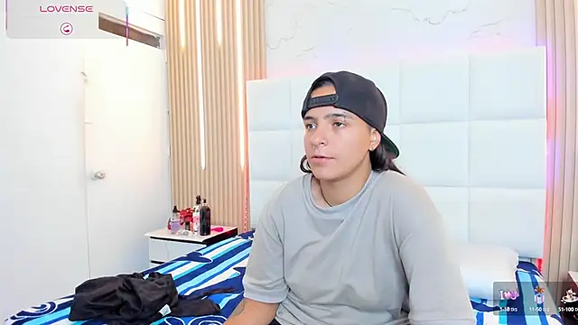 Liiam smith  online show from October 9, 6:28 pm