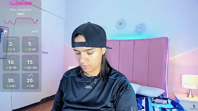 Liiam smith  online show from November 17, 12:44 pm