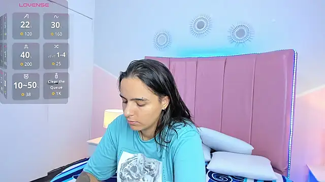 Liiam smith  online show from November 29, 1:25 pm