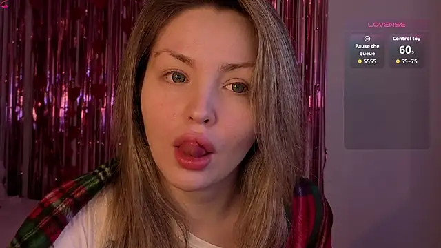 Snapshot of Lora_Rosee chatting on April 30, 2:23 pm Lora Rosee online show from April 30, 2:23 pm