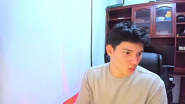 JamesCr  online show from February 5, 10:19 am