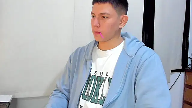 JamesCr  online show from February 12, 7:55 am