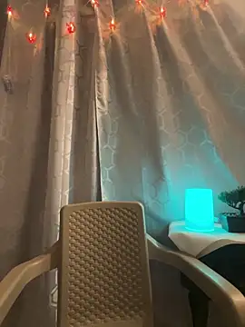 JamesCr  online show from February 14, 12:51 am