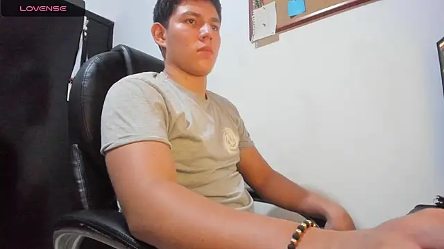 JamesCr  online show from March 18, 9:42 am